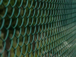 Wpływ designu piłkochwytu na estetykę obiektu sportowego